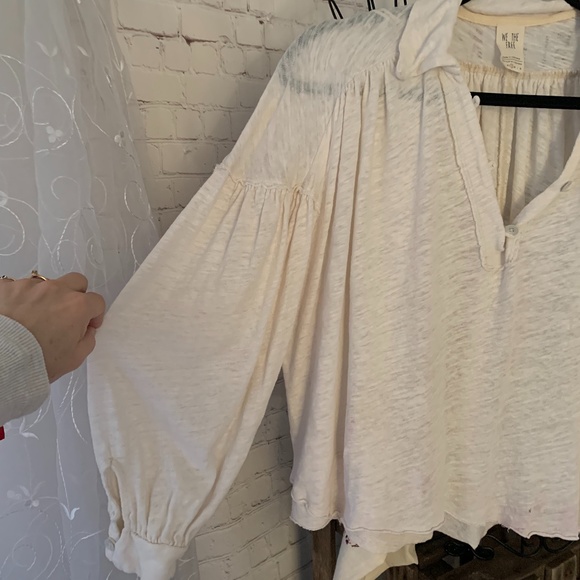 We the Free Balloon Sleeve V-Neck Top - Picture 11 of 13